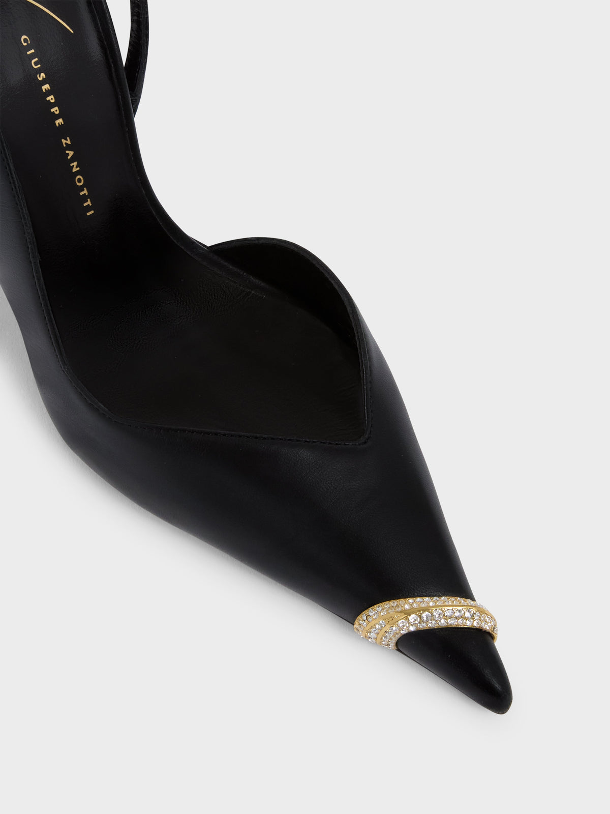 حذاء من Giuseppe Zanotti، ساتان أسود مرصّع بأحجار الراين