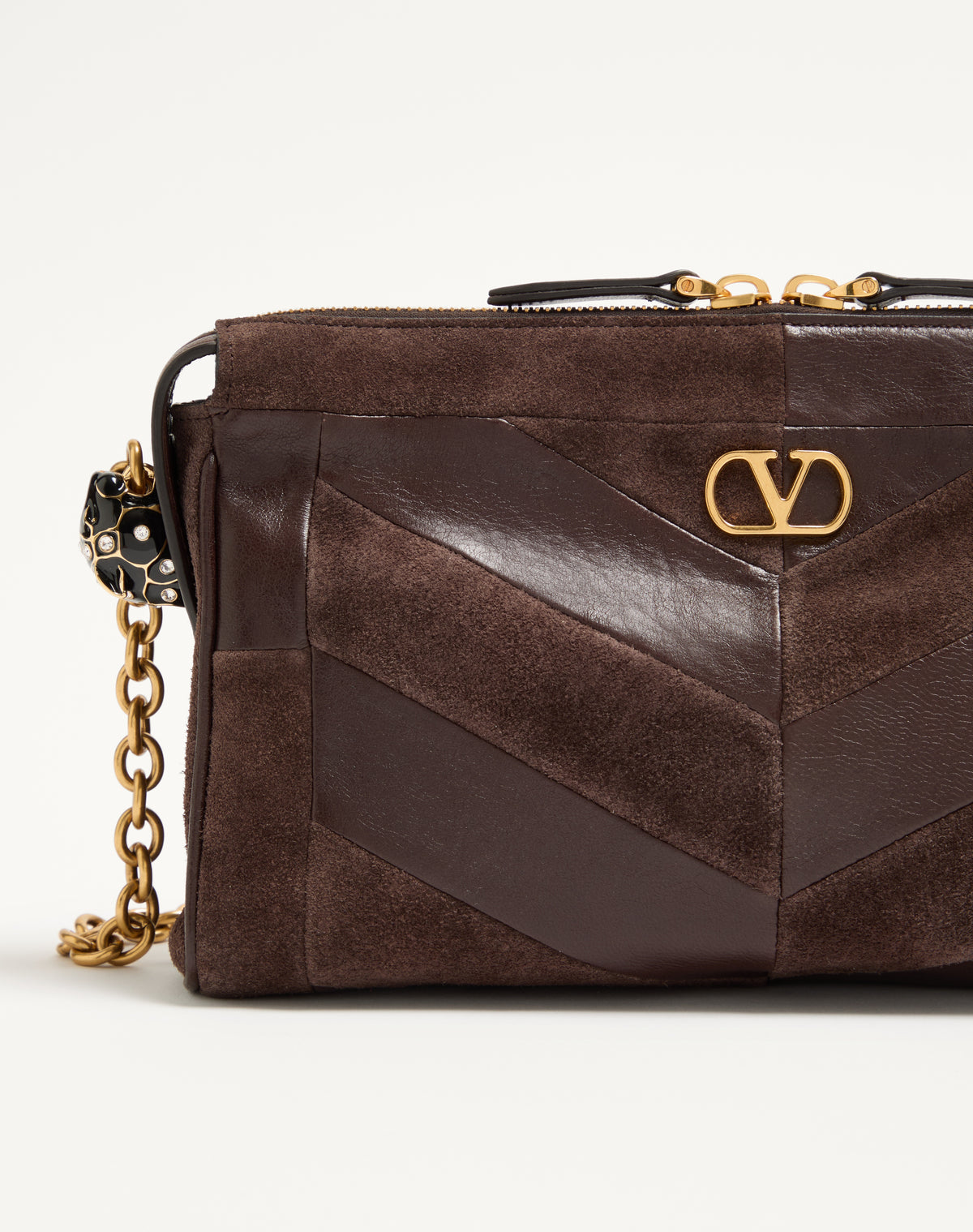 حقيبة كروس VLogo Signature من Valentino Garavani، باتشورك بني