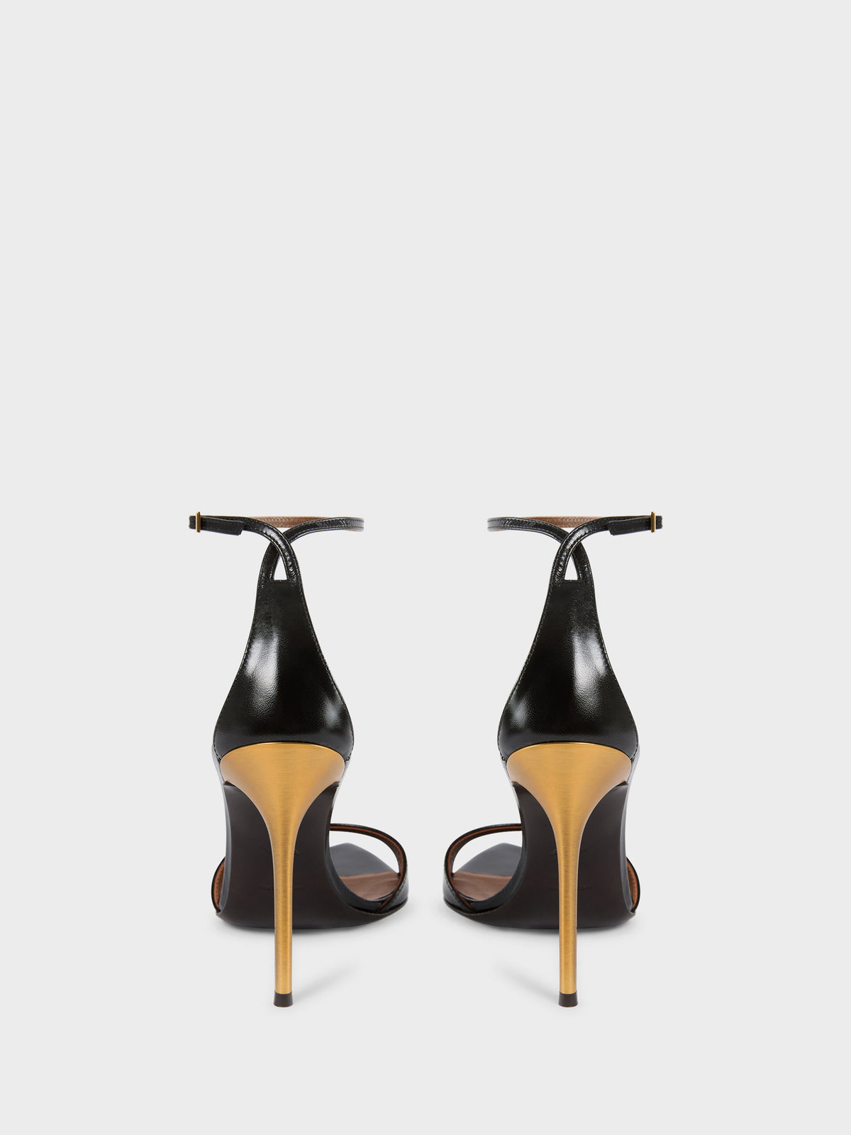 حذاء بكعب عالٍ من Giuseppe Zanotti، جلد عجل أسود