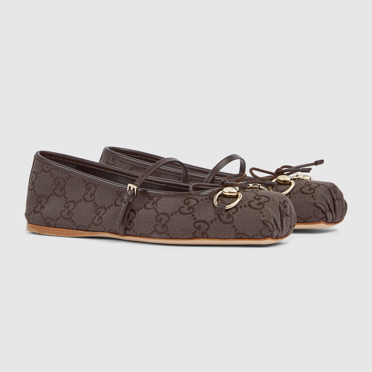 حذاء باليرينا من Gucci، قماش GG بني داكن