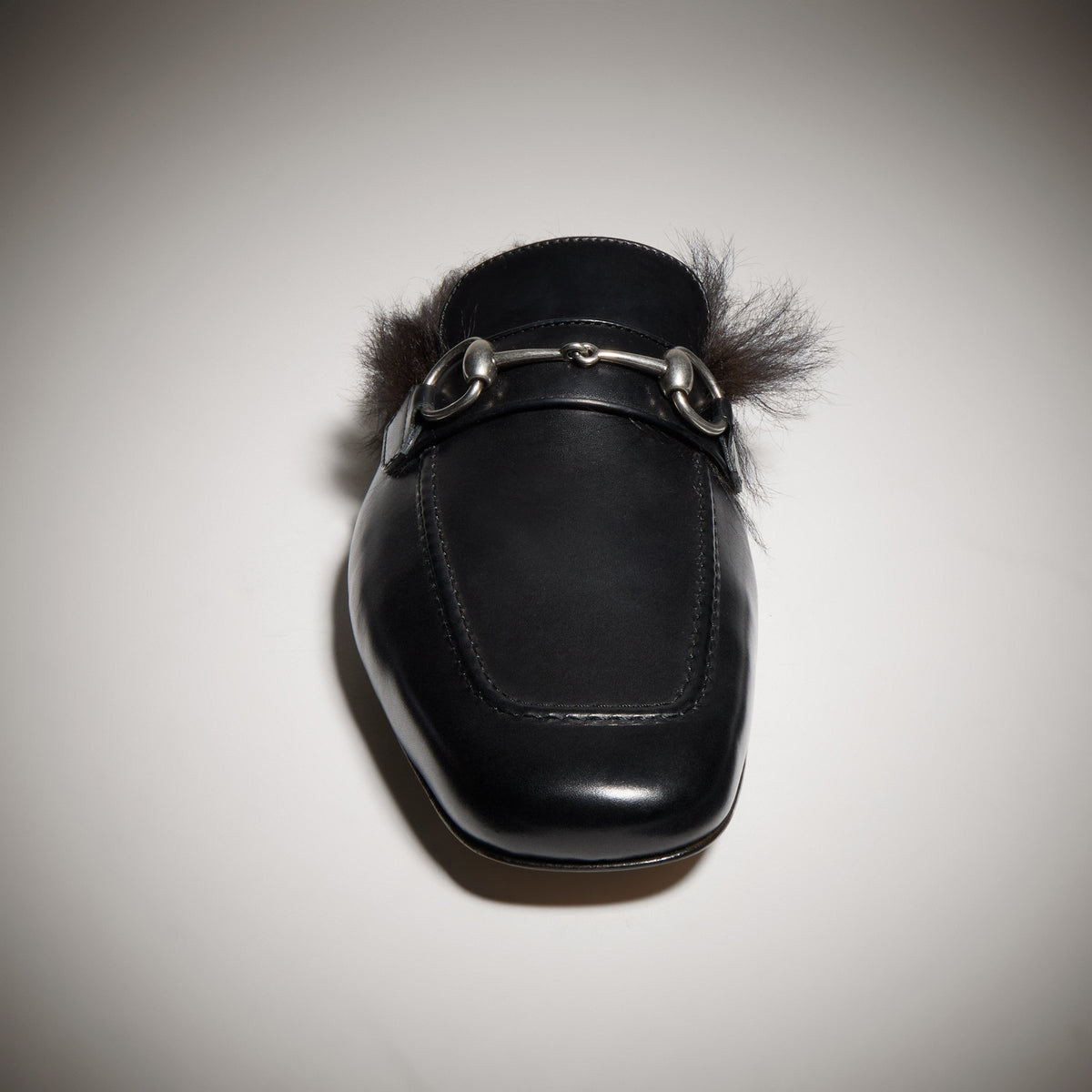 حذاء ميول Casanova من Gucci، جلد أسود