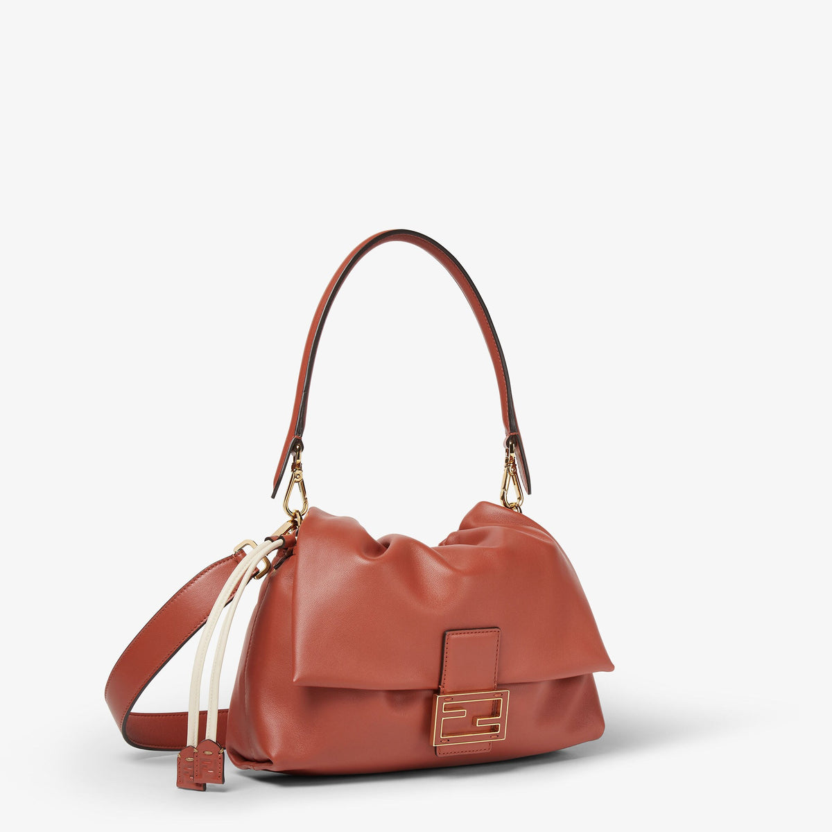 حقيبة Mamma Baguette Medium من Fendi، بني