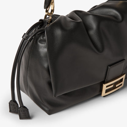 حقيبة كتف Baguette Soft Large من Fendi، جلد أسود