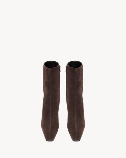 بوت كاحل Jill من Saint Laurent، جلد عجل سويدي بني