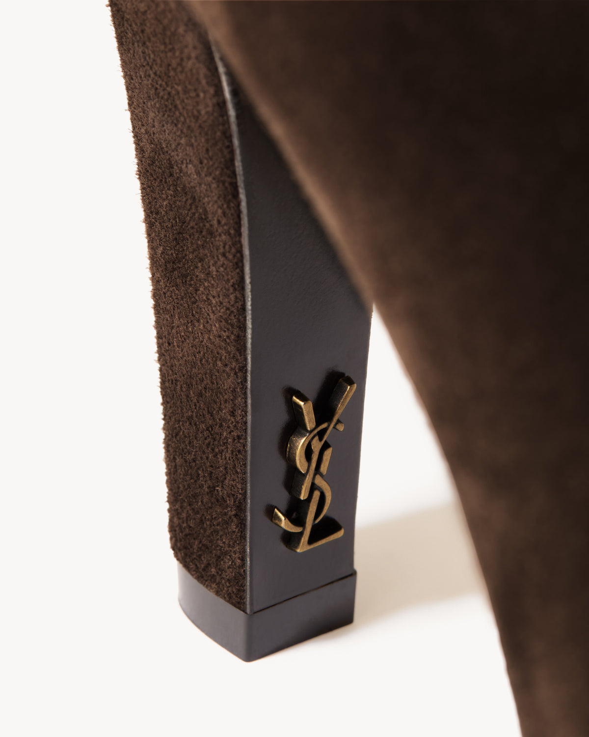 بوت كاحل Jill من Saint Laurent، جلد عجل سويدي بني