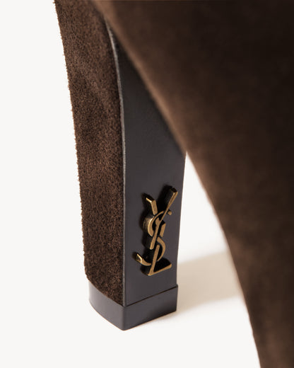بوت كاحل Jill من Saint Laurent، جلد عجل سويدي بني