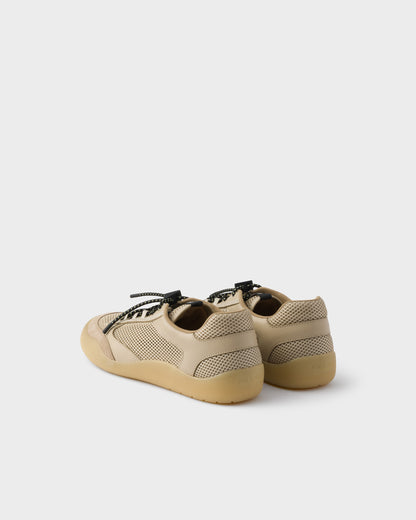 حذاء رياضي Speedrock من Prada، قماش شبكي وجلد بلون صحراوي