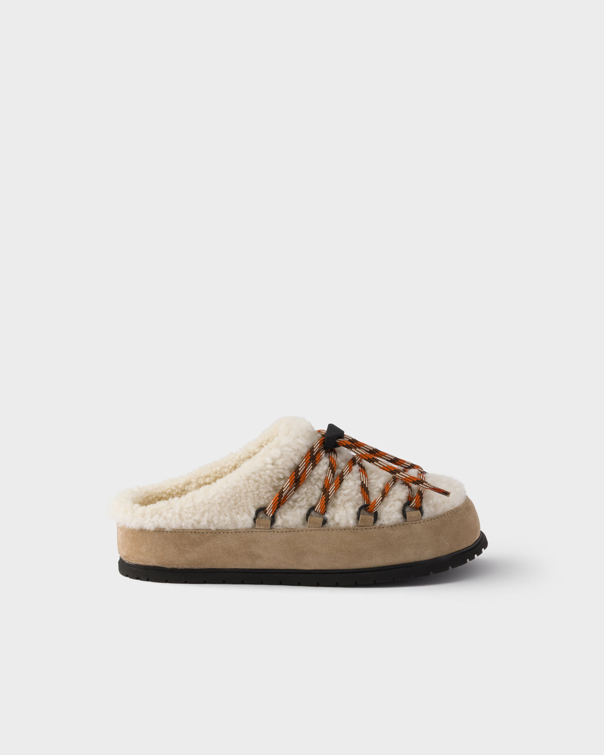 حذاء ميول من Prada، صوف بيج