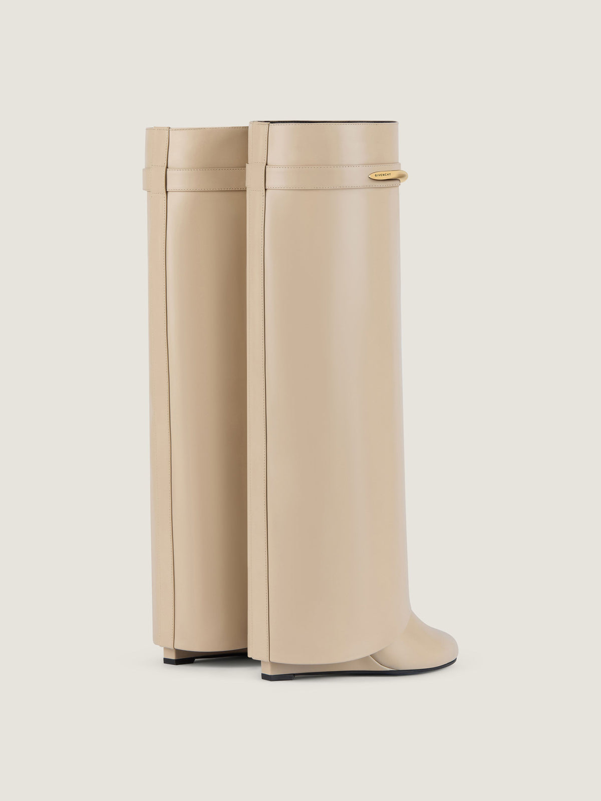بوت بكعب ويدج من Givenchy، جلد عجل بيج