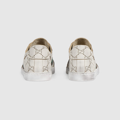 حذاء رياضي La Famiglia من Gucci، جلد GG أبيض محفور بالليزر