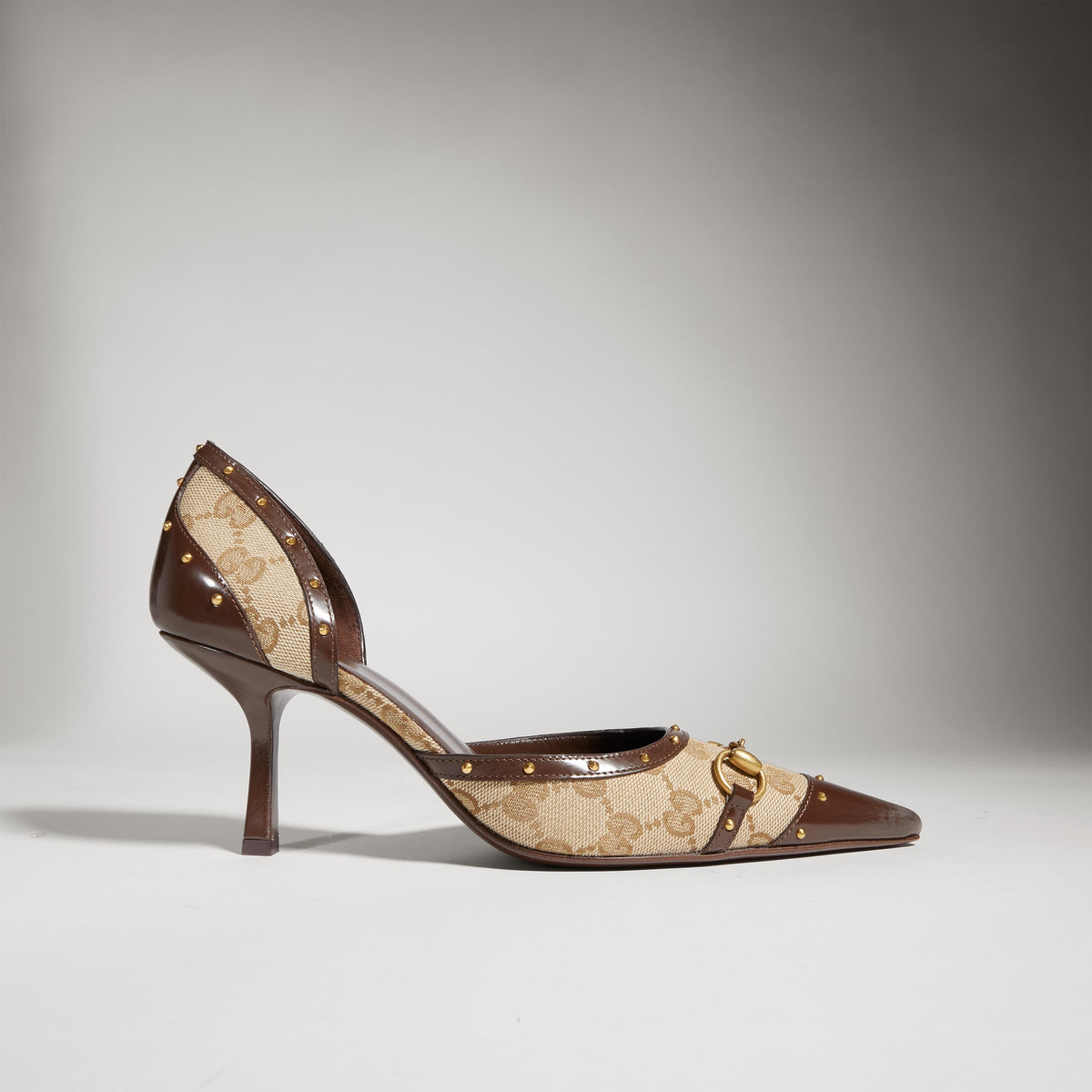 حذاء بكعب Boulevard من Gucci، قماش GG بيج وبني