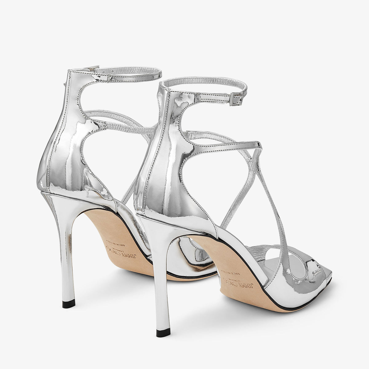 صندل Azia 95 من Jimmy Choo، جلد لامع فضي