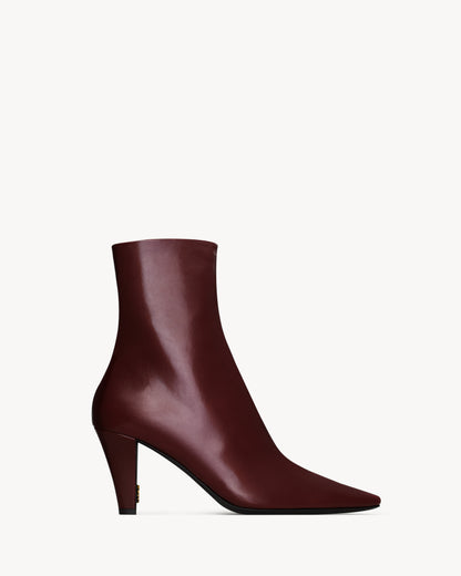 بوت كاحل Jill من Saint Laurent، جلد عجل أحمر