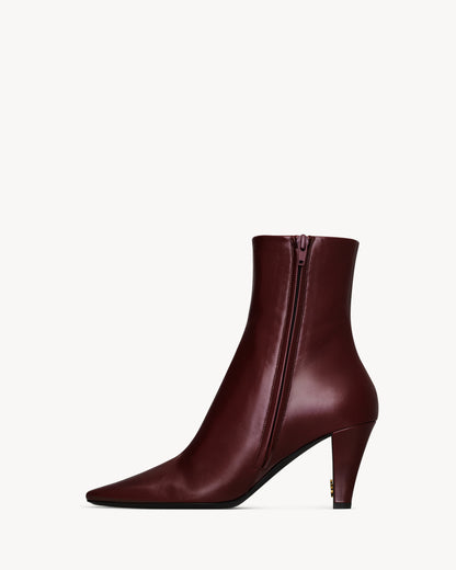 بوت كاحل Jill من Saint Laurent، جلد عجل أحمر