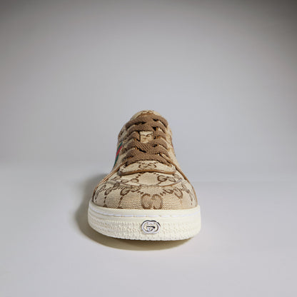 حذاء رياضي منخفض Stretch من Gucci، قماش GG بلون الرمل