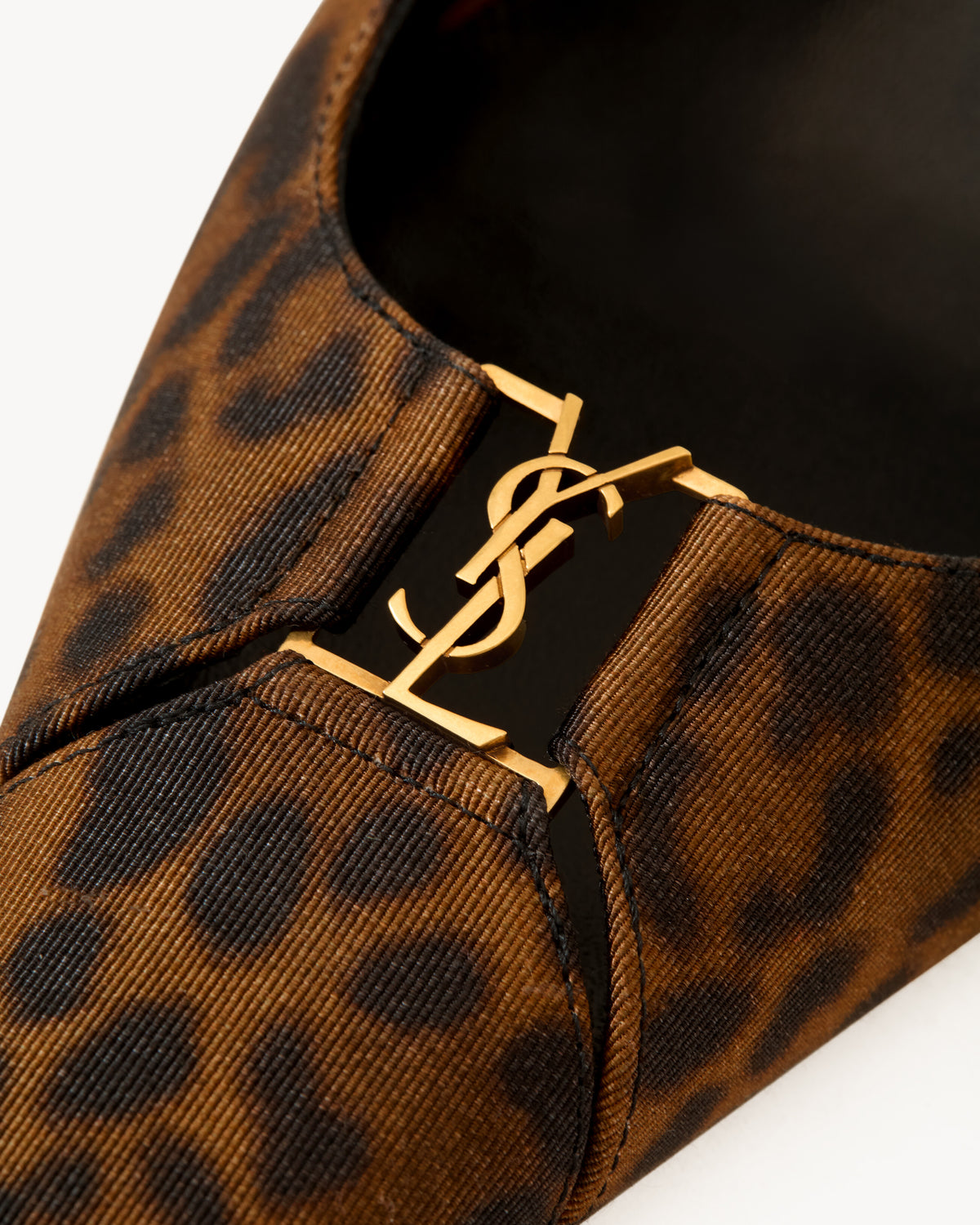 حذاء سلينغباك Babylone Breteuil من Saint Laurent، غروغران بنقشة النمر