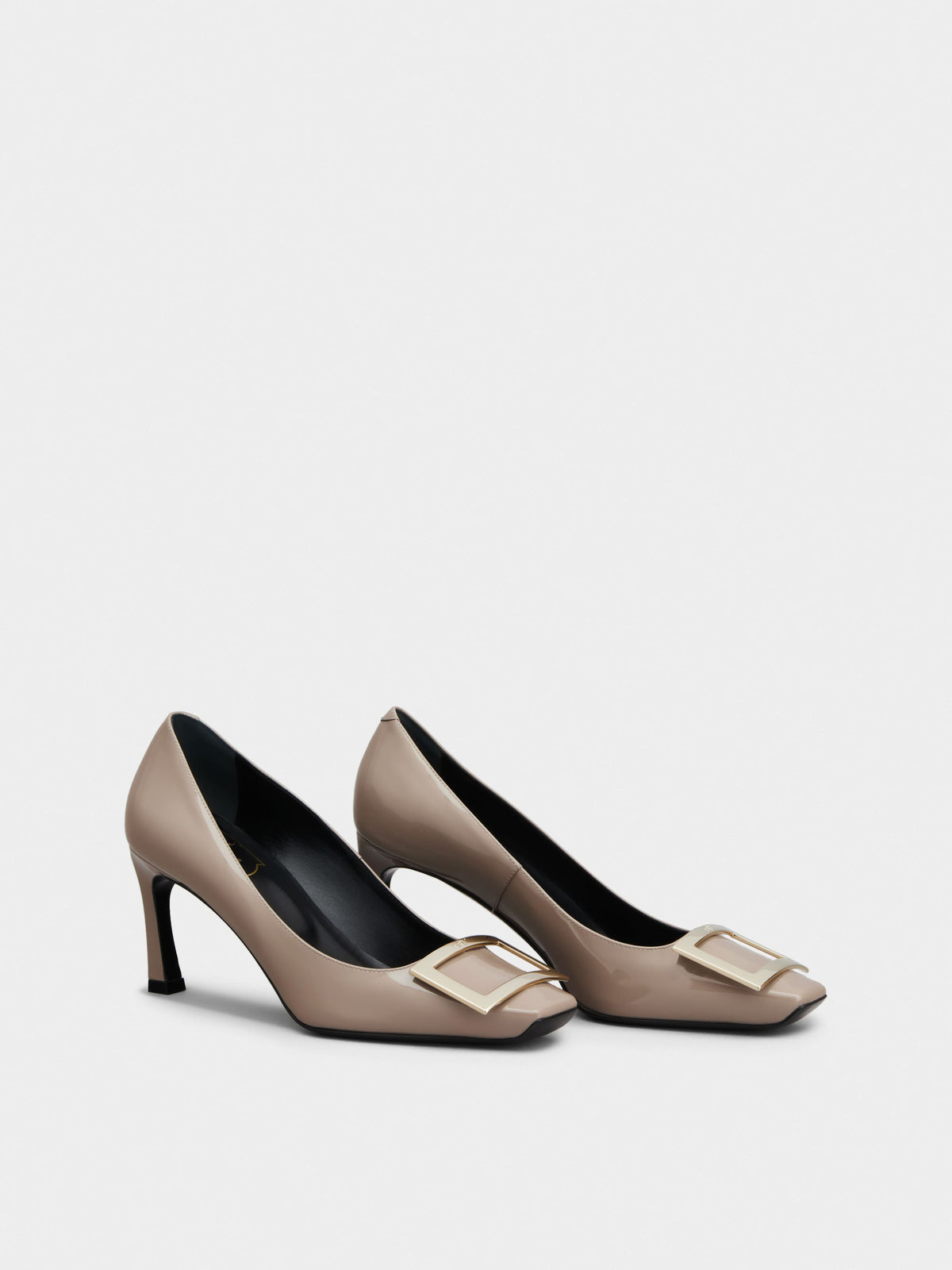 حذاء بكعب Trompette من Roger Vivier، جلد لامع بيج