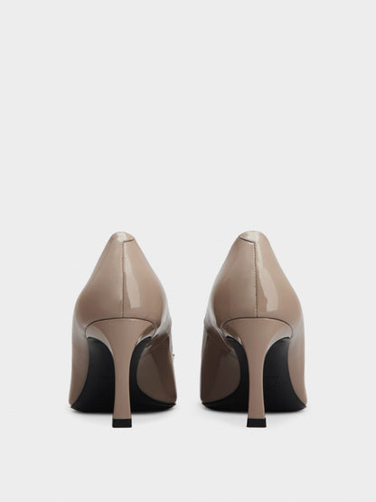 حذاء بكعب Trompette من Roger Vivier، جلد لامع بيج