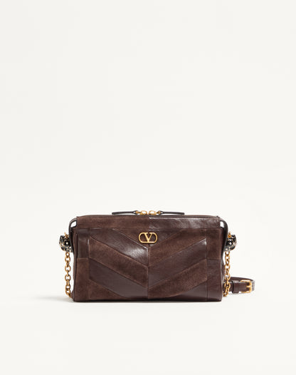 حقيبة كروس VLogo Signature من Valentino Garavani، باتشورك بني