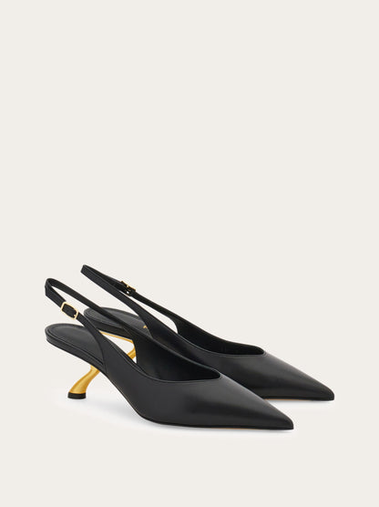حذاء بكعب كلاسيكي من Ferragamo، جلد جدي أسود