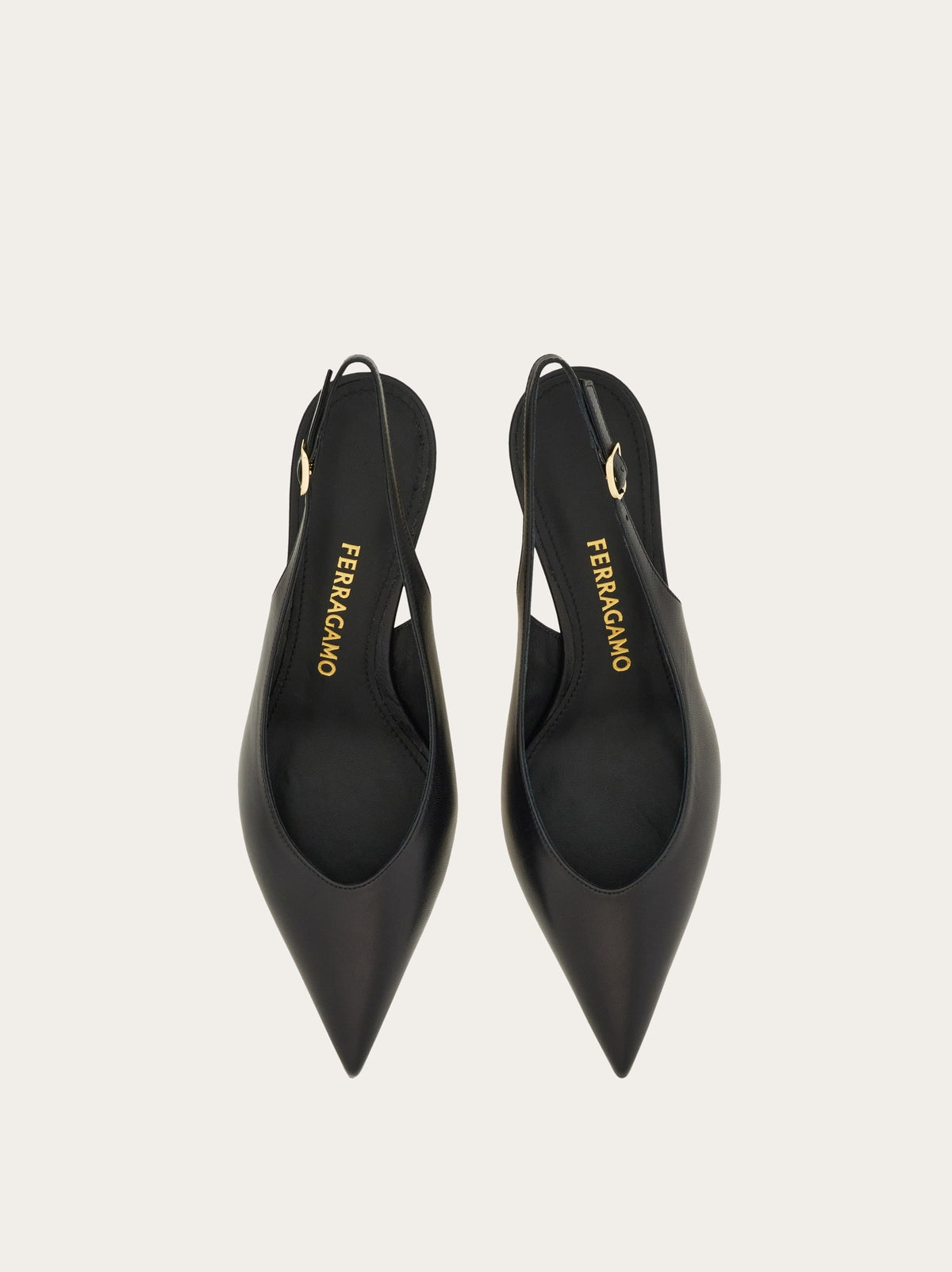 حذاء بكعب كلاسيكي من Ferragamo، جلد جدي أسود