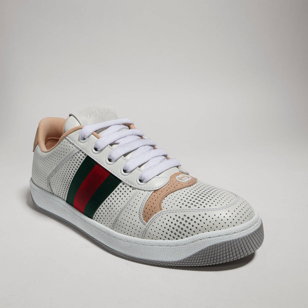 حذاء رياضي من Gucci، جلد عجل أسود