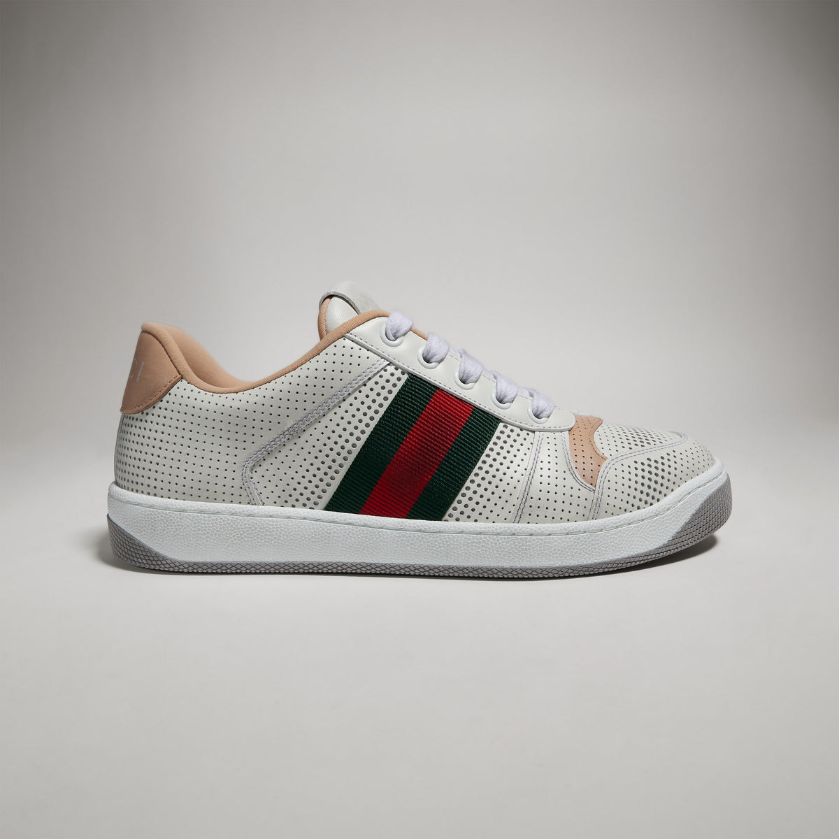 حذاء رياضي من Gucci، جلد عجل أسود