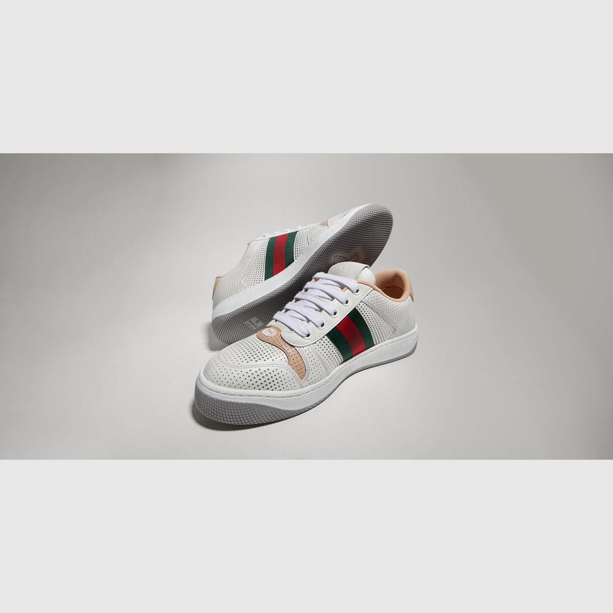 حذاء رياضي من Gucci، جلد عجل أسود