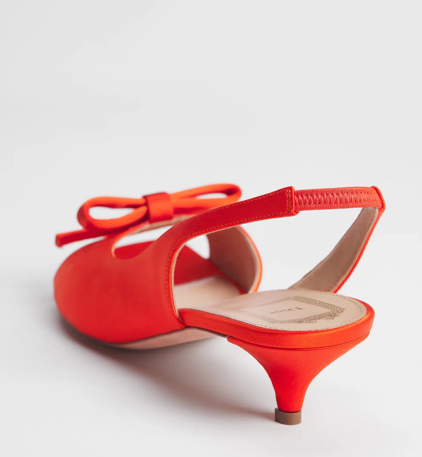 CHRISTIAN DIOR