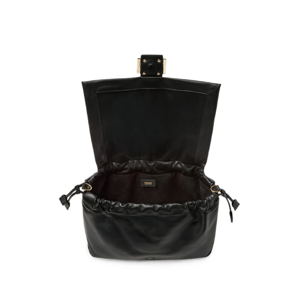حقيبة كتف Baguette Soft Large من Fendi، جلد أسود