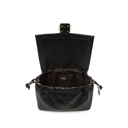 حقيبة كتف Baguette Soft Large من Fendi، جلد أسود