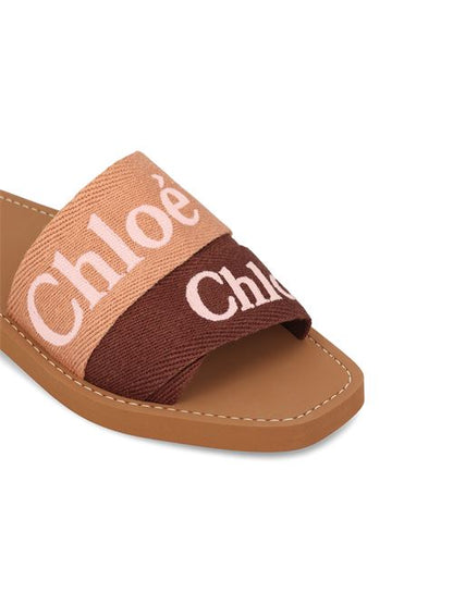 Chloé logo band mules in brown and pink linen — side profile | La Parisienne Qatar