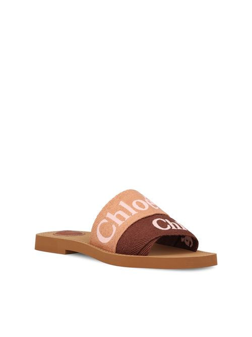 Chloé logo band mules in brown and pink linen — rear view | La Parisienne Qatar