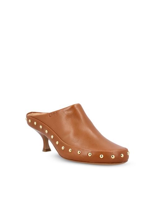 Chloé slip-on mules in brown lambskin — rear view | La Parisienne Qatar