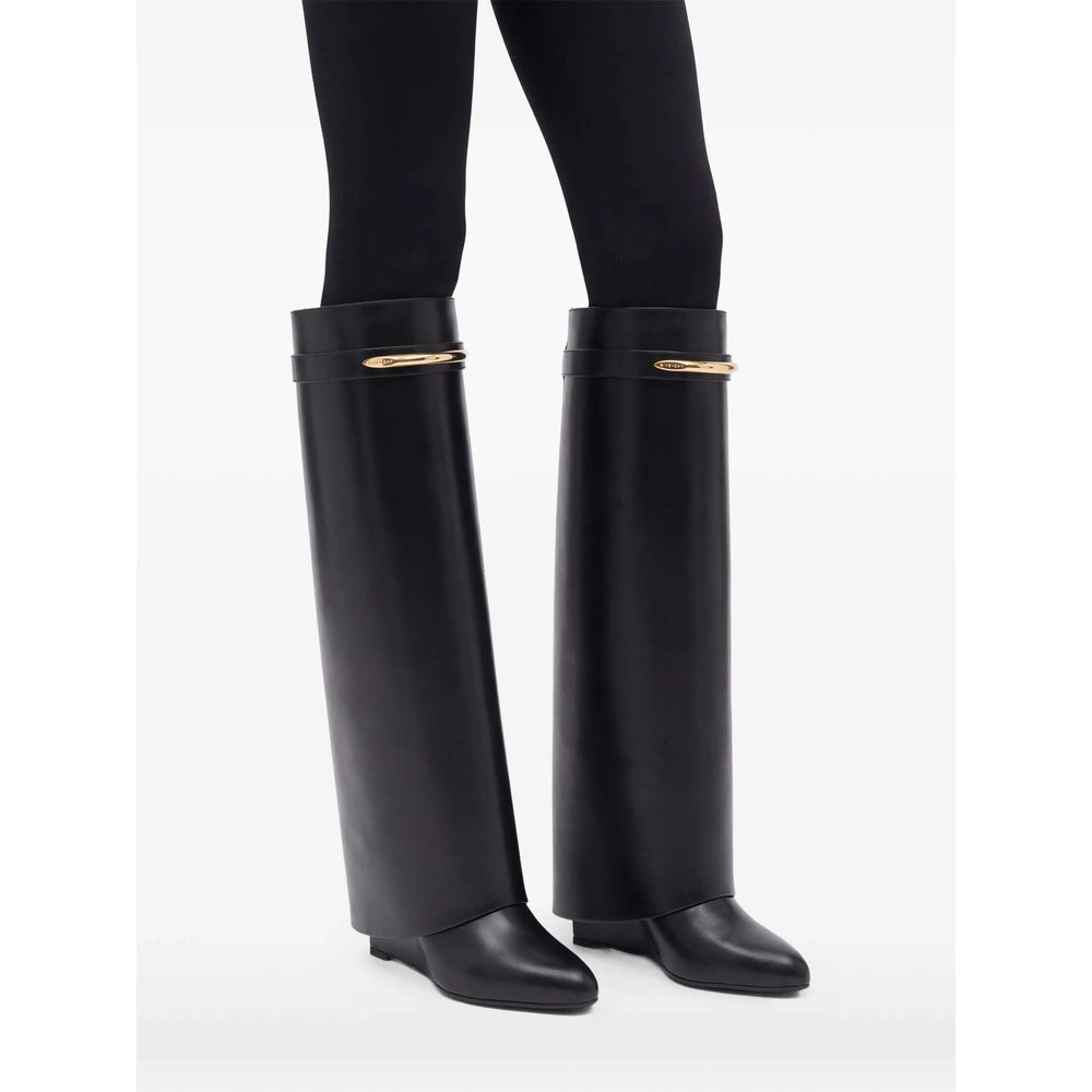 Givenchy sneakers in black calfskin — side profile | La Parisienne Qatar