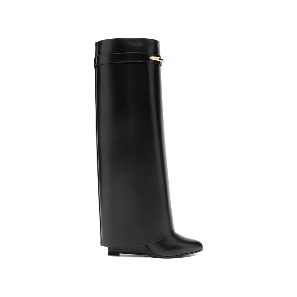 Givenchy sneakers in black calfskin — front view | La Parisienne Qatar