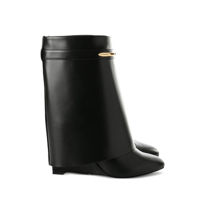 Givenchy pointed pumps in black calfskin — front view | La Parisienne Qatar