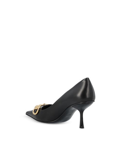 Gucci Boulevard stiletto pumps in black leather — detail view | La Parisienne Qatar