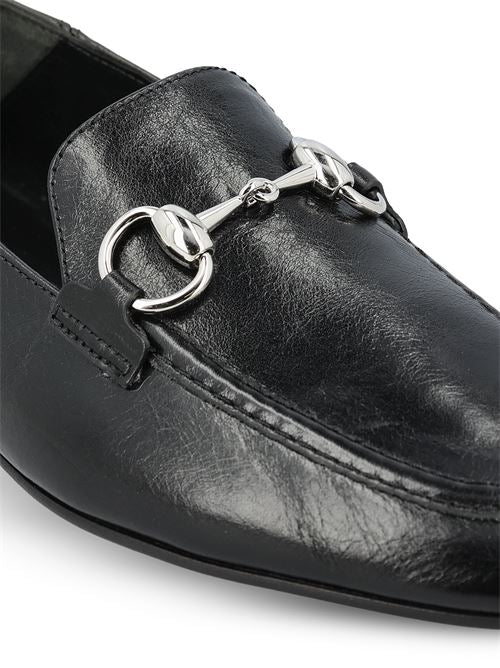 Gucci Jordaan Soft loafers in black leather — side profile | La Parisienne Qatar