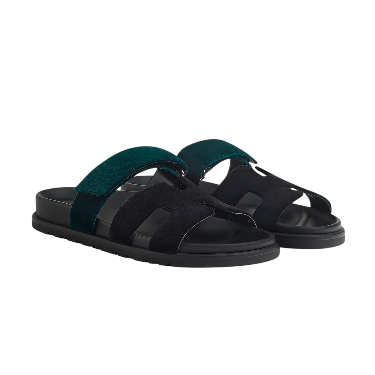 Hermès Chypre black and green mousse velvet sandal — detail view | La Parisienne Qatar