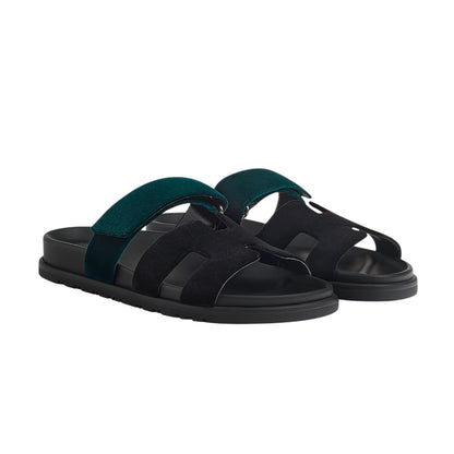 Hermès Chypre black and green mousse velvet sandal — detail view | La Parisienne Qatar