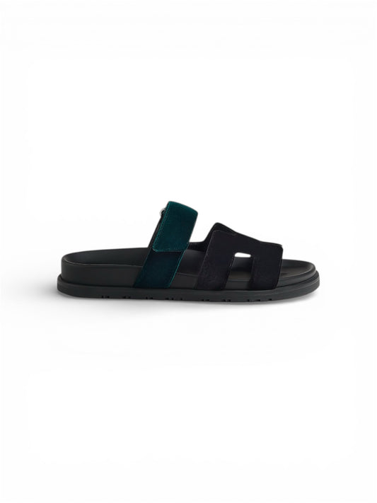 Hermès Chypre black and green mousse velvet sandal — front view | La Parisienne Qatar