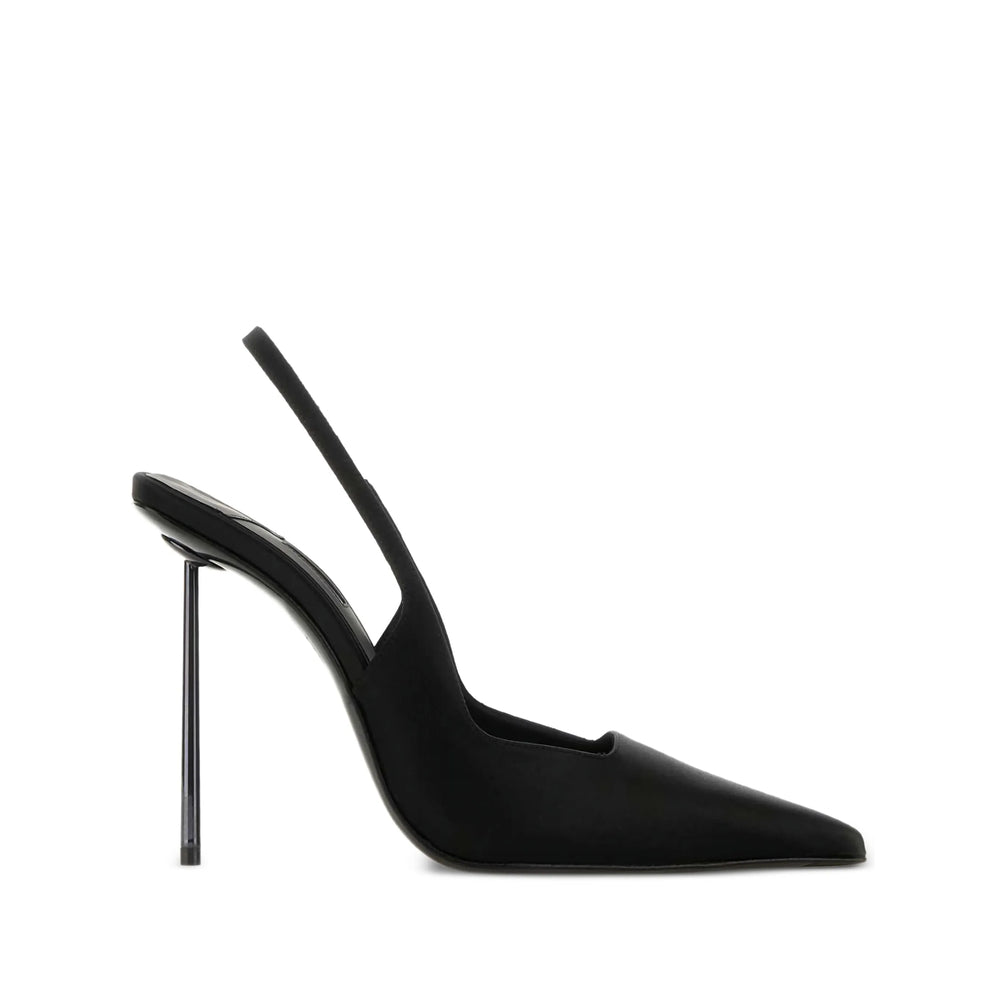 Le Silla pumps in black silk satin — side profile | La Parisienne Qatar
