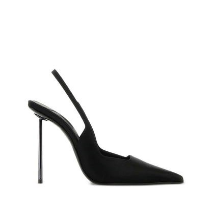 Le Silla pumps in black silk satin — side profile | La Parisienne Qatar