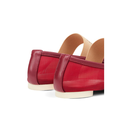 MM6 Maison Margiela sneakers in red — detail view | La Parisienne Qatar
