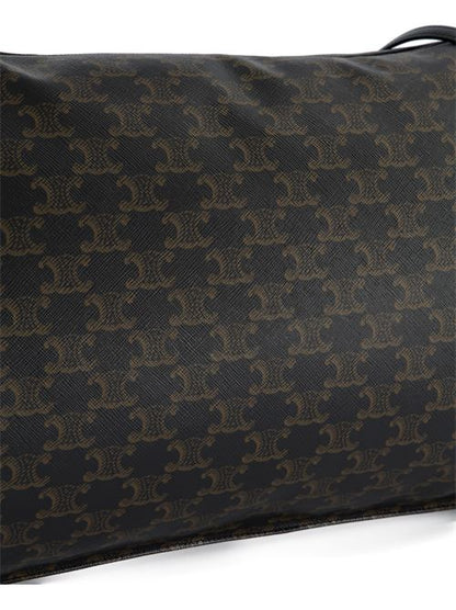 حقيبة CELINE Pillow، قماش Triomphe وجلد العجل