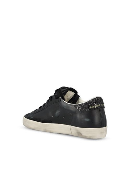 GOLDEN  GOOSE