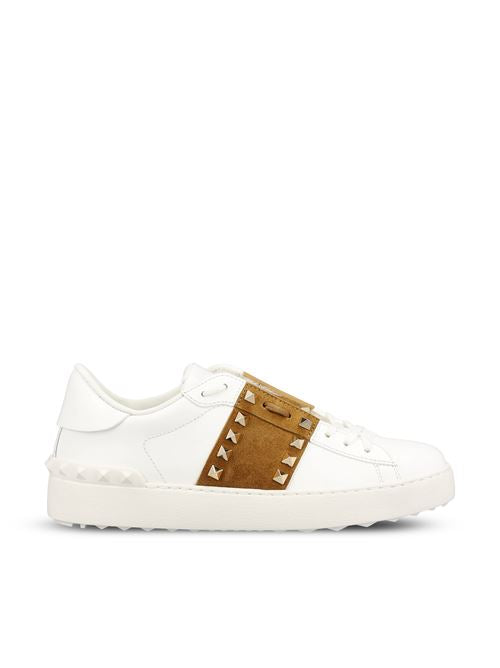 حذاء رياضي Valentino Garavani Rockstud Untitled، جلد عجل أبيض وبني