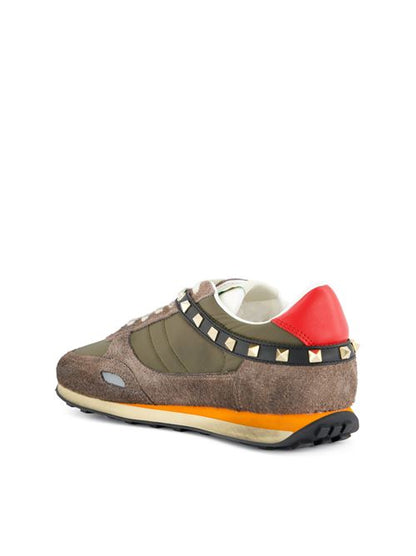 حذاء رياضي Stud Up من Valentino Garavani، جلد مشقوق ونايلون زيتوني