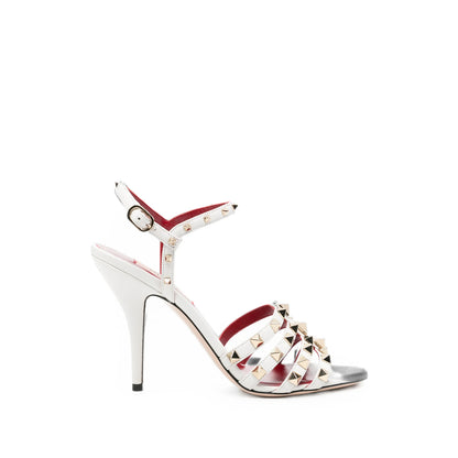 Valentino Garavani leather pumps in white calfskin — front view | La Parisienne Qatar